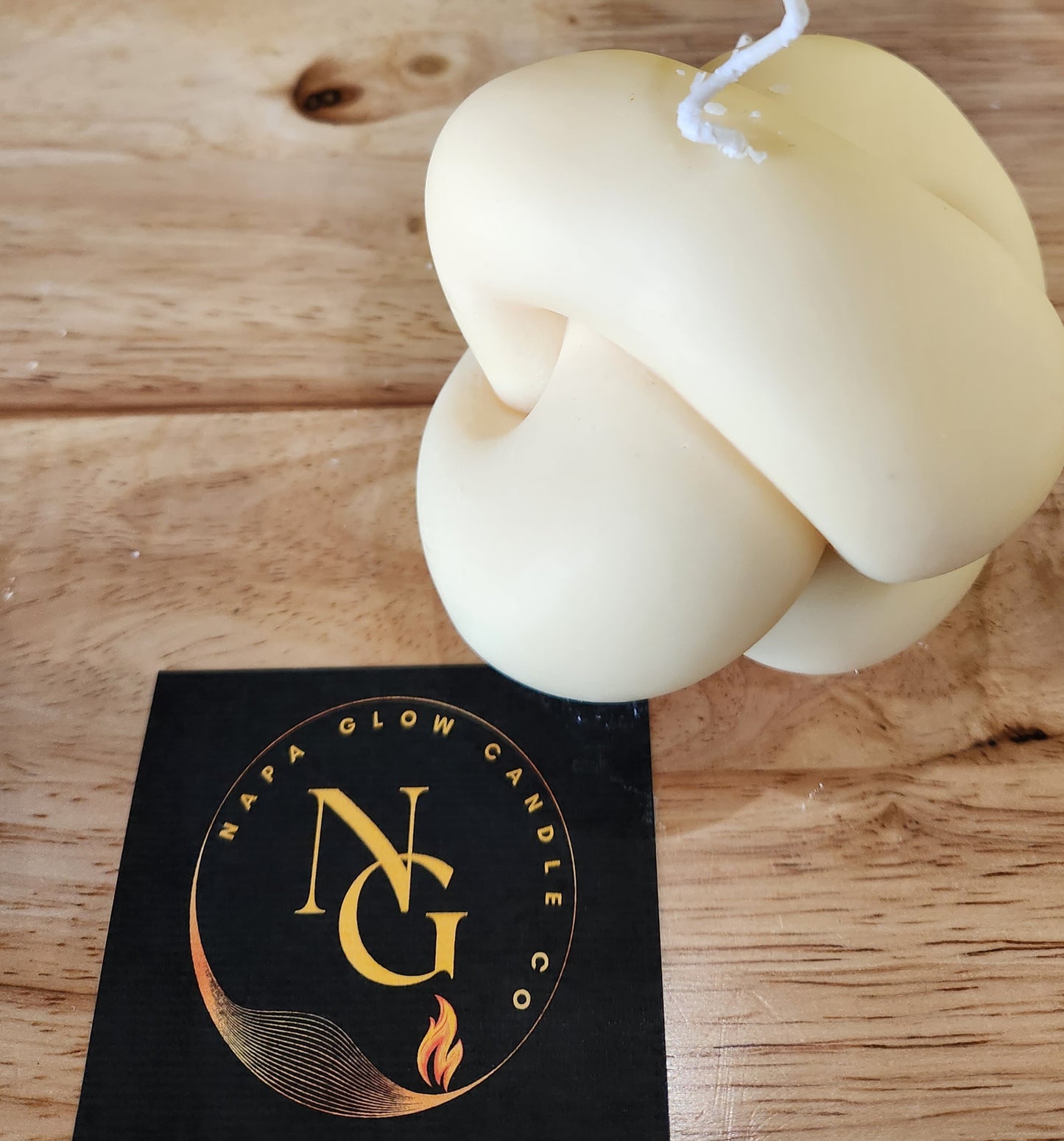 Large Knot Pillar Candle